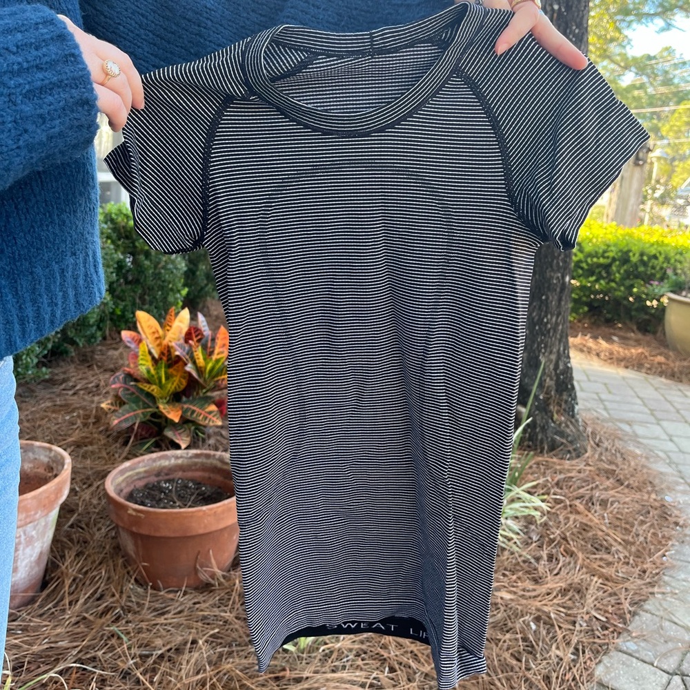 LuLu Lemon Swiftly Tech size 2